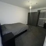 New Modern Spacious 1 Bed Apartment