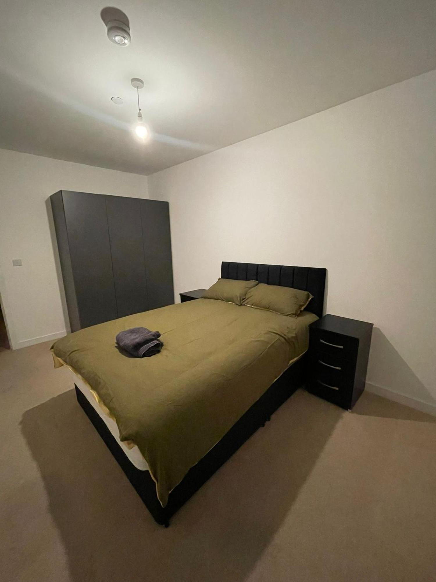 New Modern Spacious 1 Bed