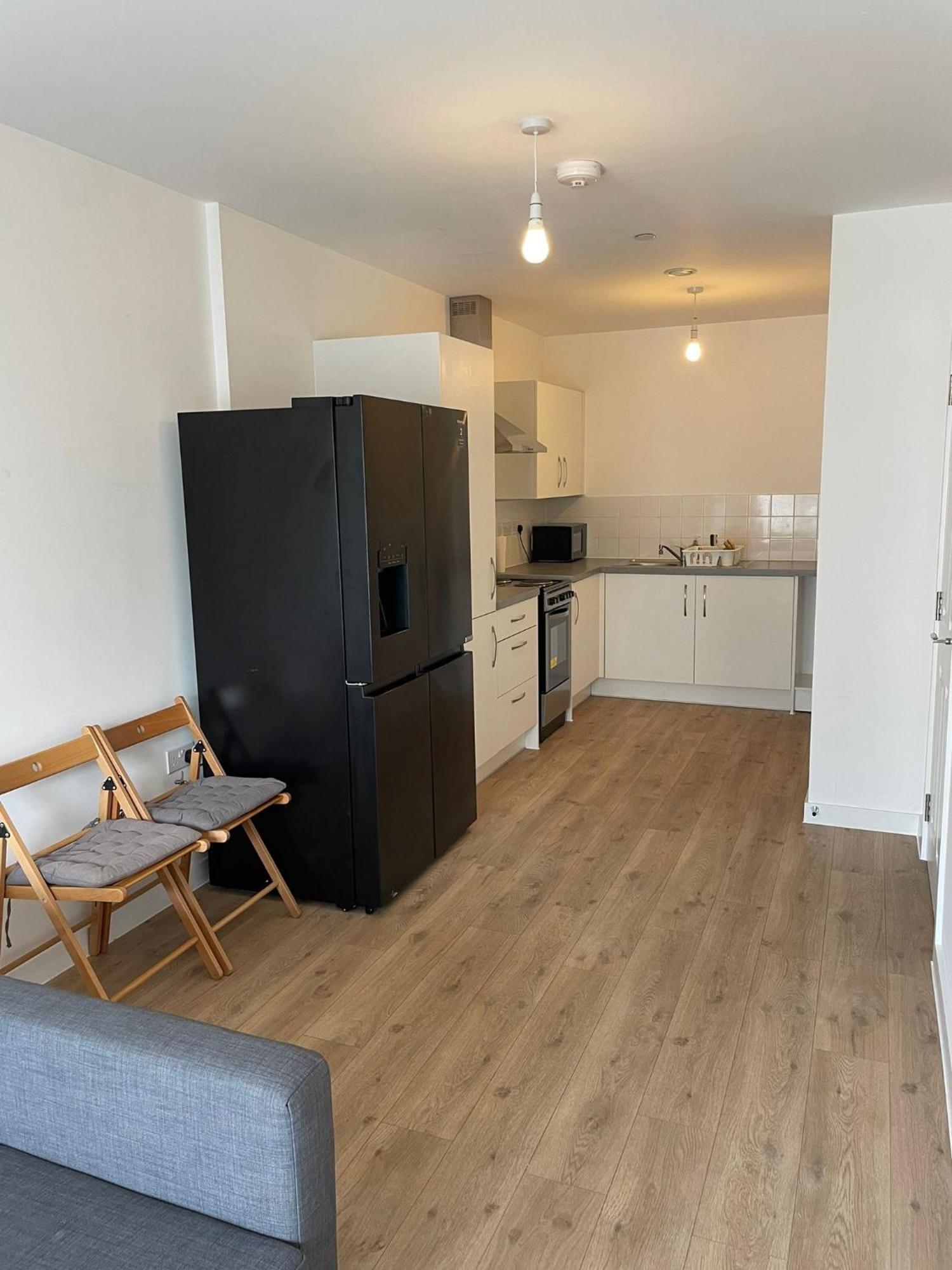 New Modern Spacious 1 Bed Appartamento